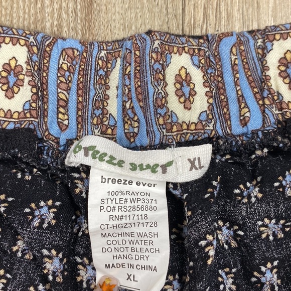 Patterned Pants - Picture 3 of 5